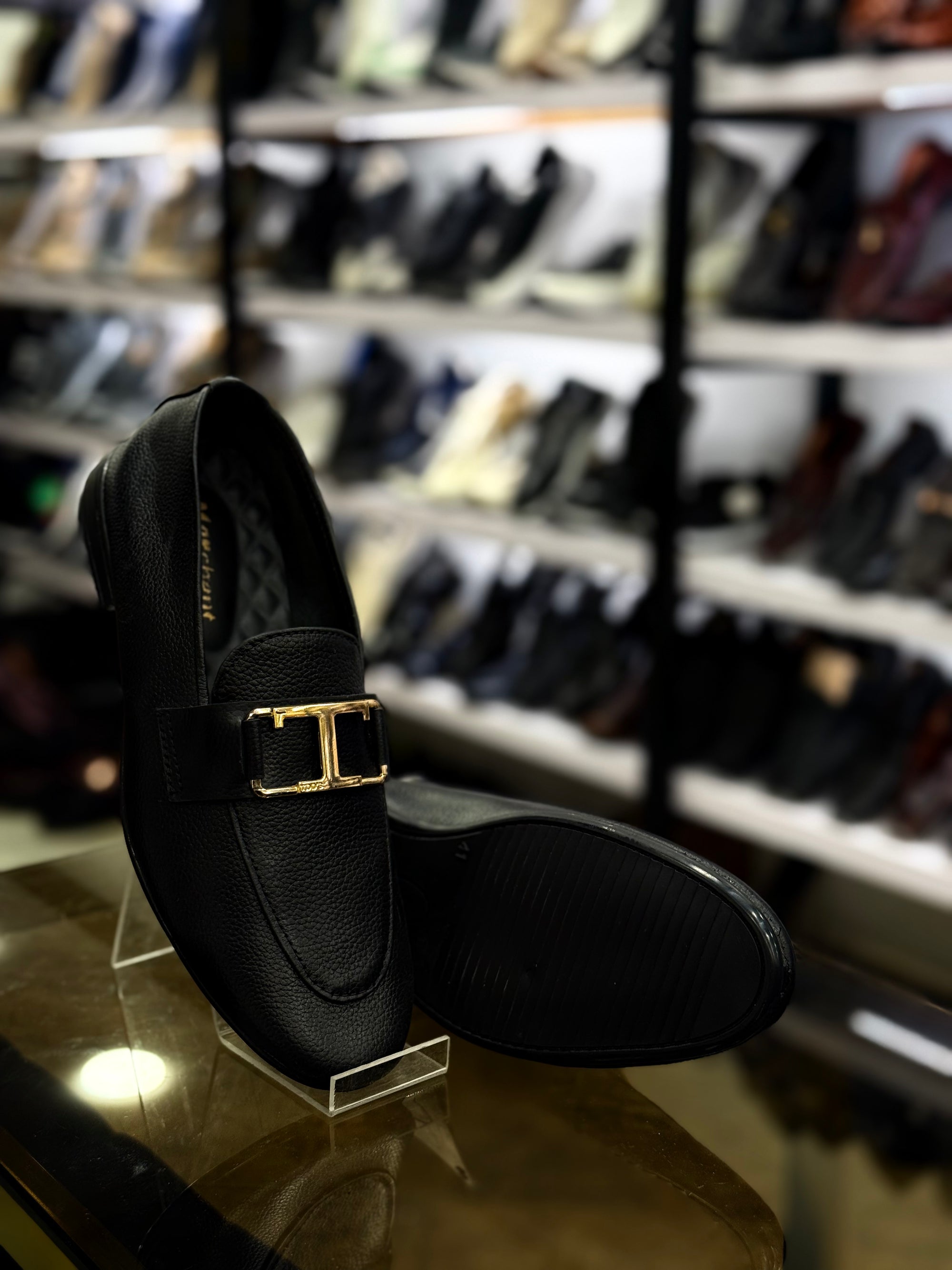 T BUCKLE POCKET LOAFER